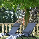 Modern In The Heart Of Chateau De Champagnat Nyaraló