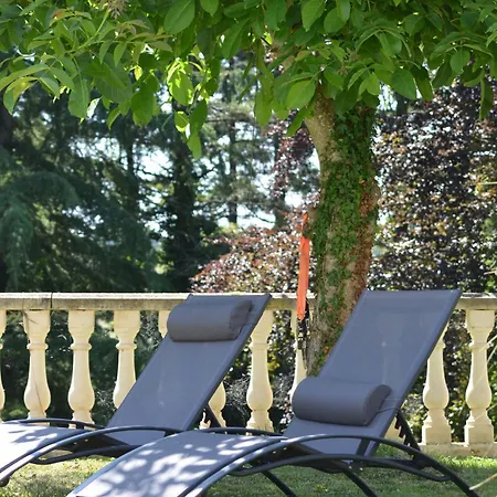 Modern In The Heart Of Chateau De Champagnat Hébergement de vacances