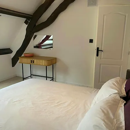 Hébergement de vacances Modern In The Heart Of Chateau De Champagnat Cusset