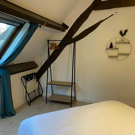 Hébergement de vacances Modern In The Heart Of Chateau De Champagnat *