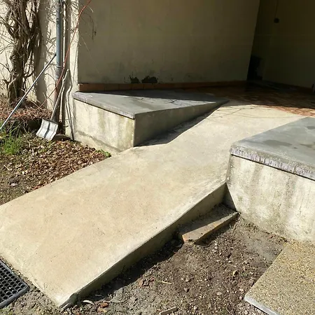 Modern In The Heart Of Chateau De Champagnat Hébergement de vacances *