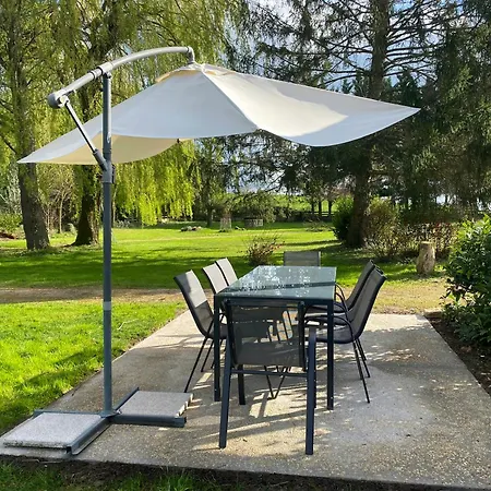 Hébergement de vacances Modern In The Heart Of Chateau De Champagnat